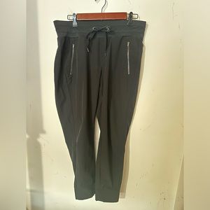 Women’s Black Athletic Jogger with Zipper Pockets